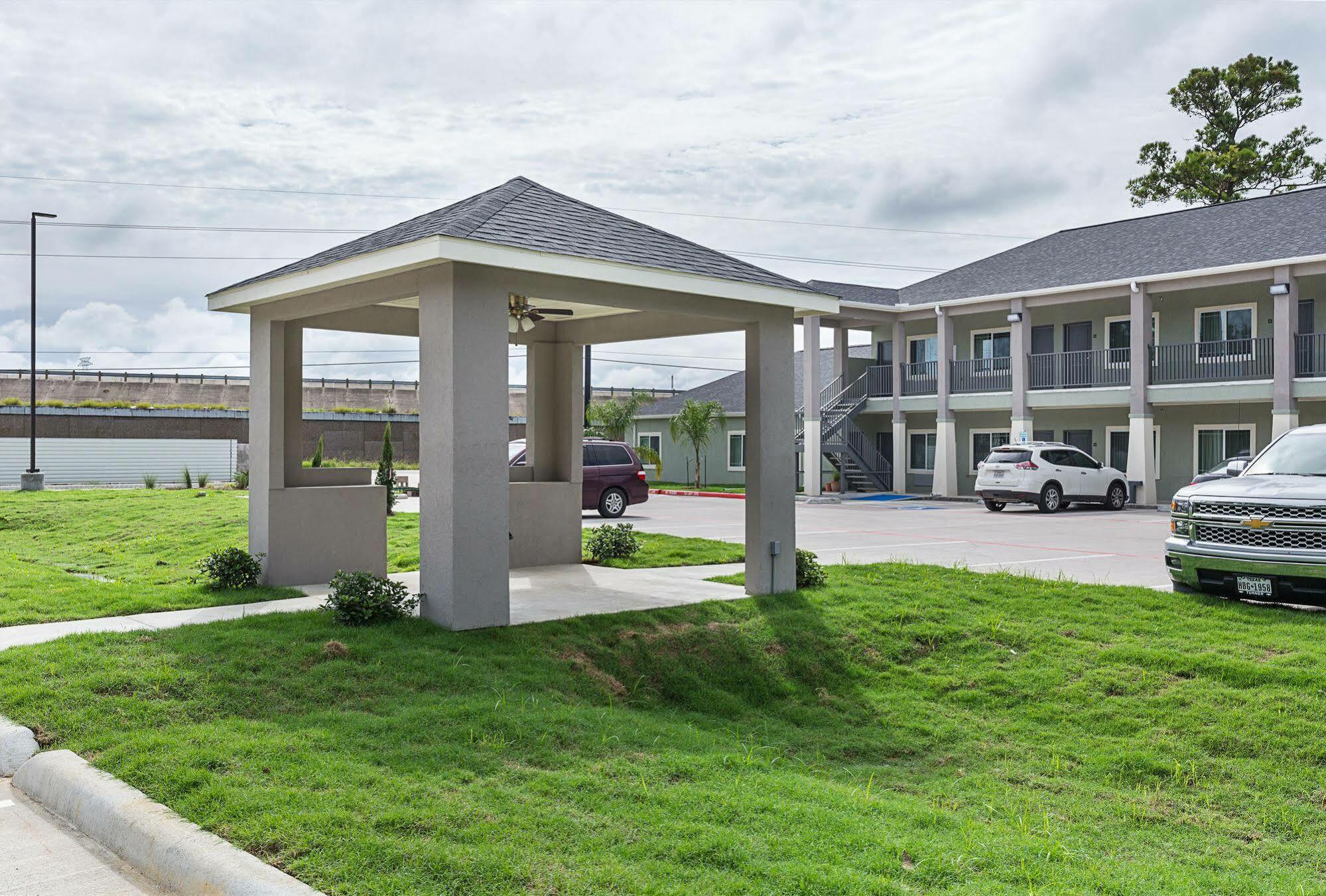 Scottish Inns & Suites - Crosby Exterior foto